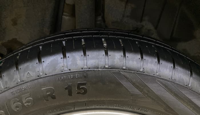 2023 Maruti Swift ZXI AMT, Petrol, Automatic, 20,080 km, Right Rear Tyre Tread