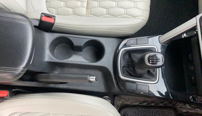 2020 KIA SELTOS HTX 1.5 PETROL, Petrol, Manual, 1,07,498 km, Gear Lever