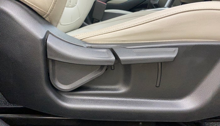 2020 KIA SELTOS HTX 1.5 PETROL, Petrol, Manual, 1,07,498 km, Driver Side Adjustment Panel