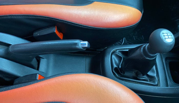 2015 Maruti Swift VXI, Petrol, Manual, 69,216 km, Gear Lever