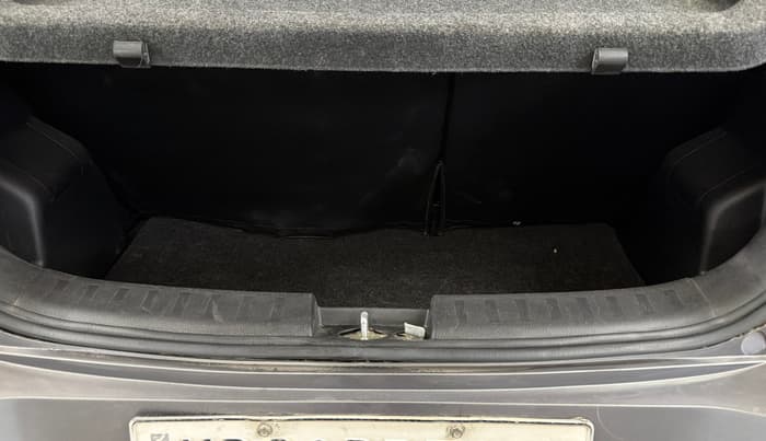 2017 Maruti Swift LXI, Petrol, Manual, 65,171 km, Boot Inside