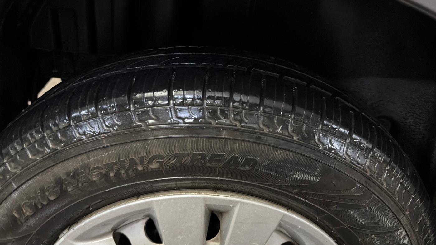 2017 Maruti Swift LXI, Petrol, Manual, 65,171 km, Right Rear Tyre Tread
