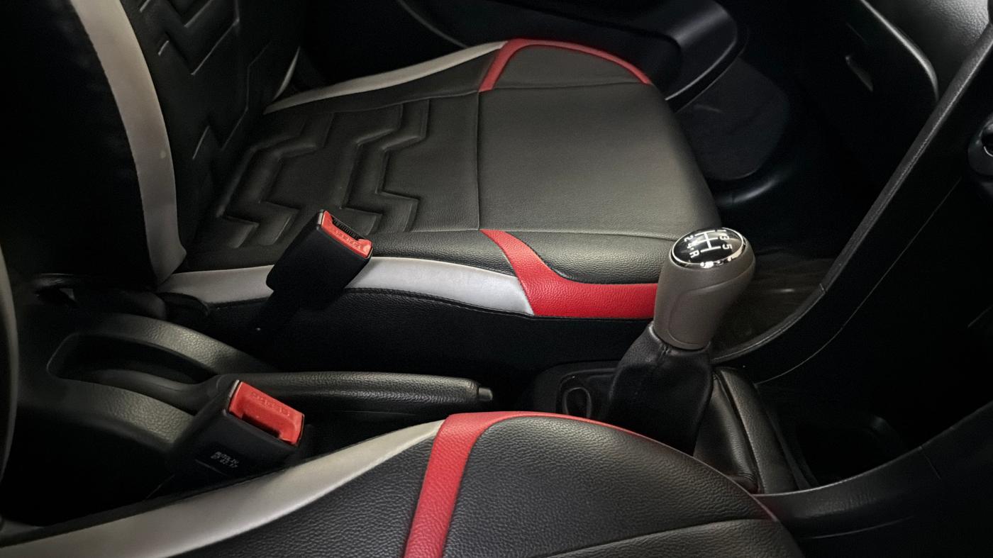 2017 Maruti Swift LXI, Petrol, Manual, 65,171 km, Gear Lever