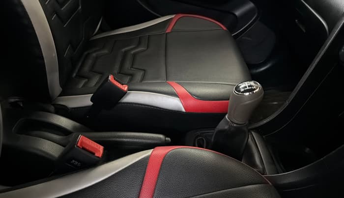 2017 Maruti Swift LXI, Petrol, Manual, 65,171 km, Gear Lever