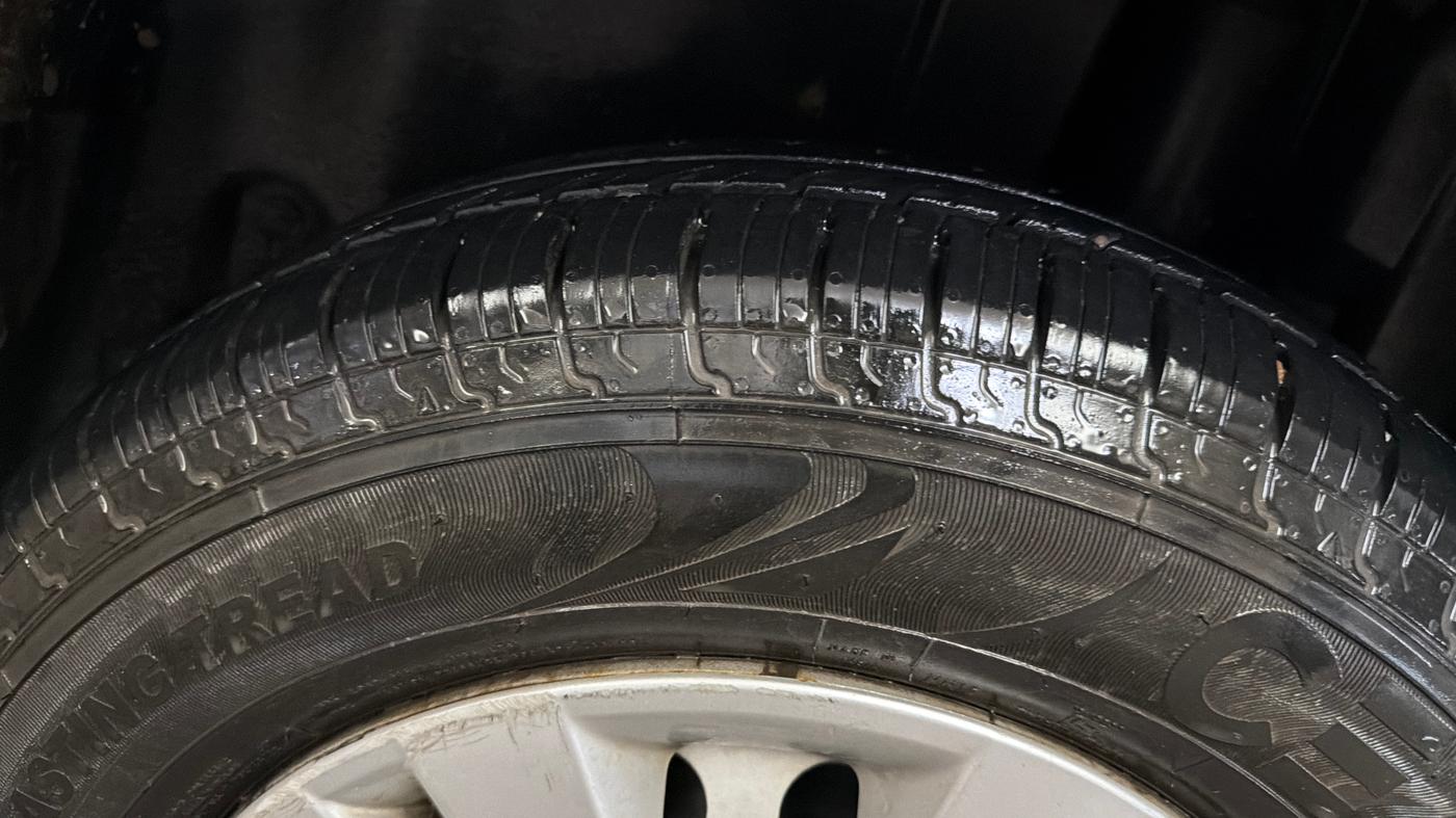 2017 Maruti Swift LXI, Petrol, Manual, 65,171 km, Left Rear Tyre Tread