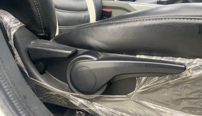 2018 Tata NEXON XZ PLUS DIESEL, Diesel, Manual, 25,476 km, Driver Side Adjustment Panel