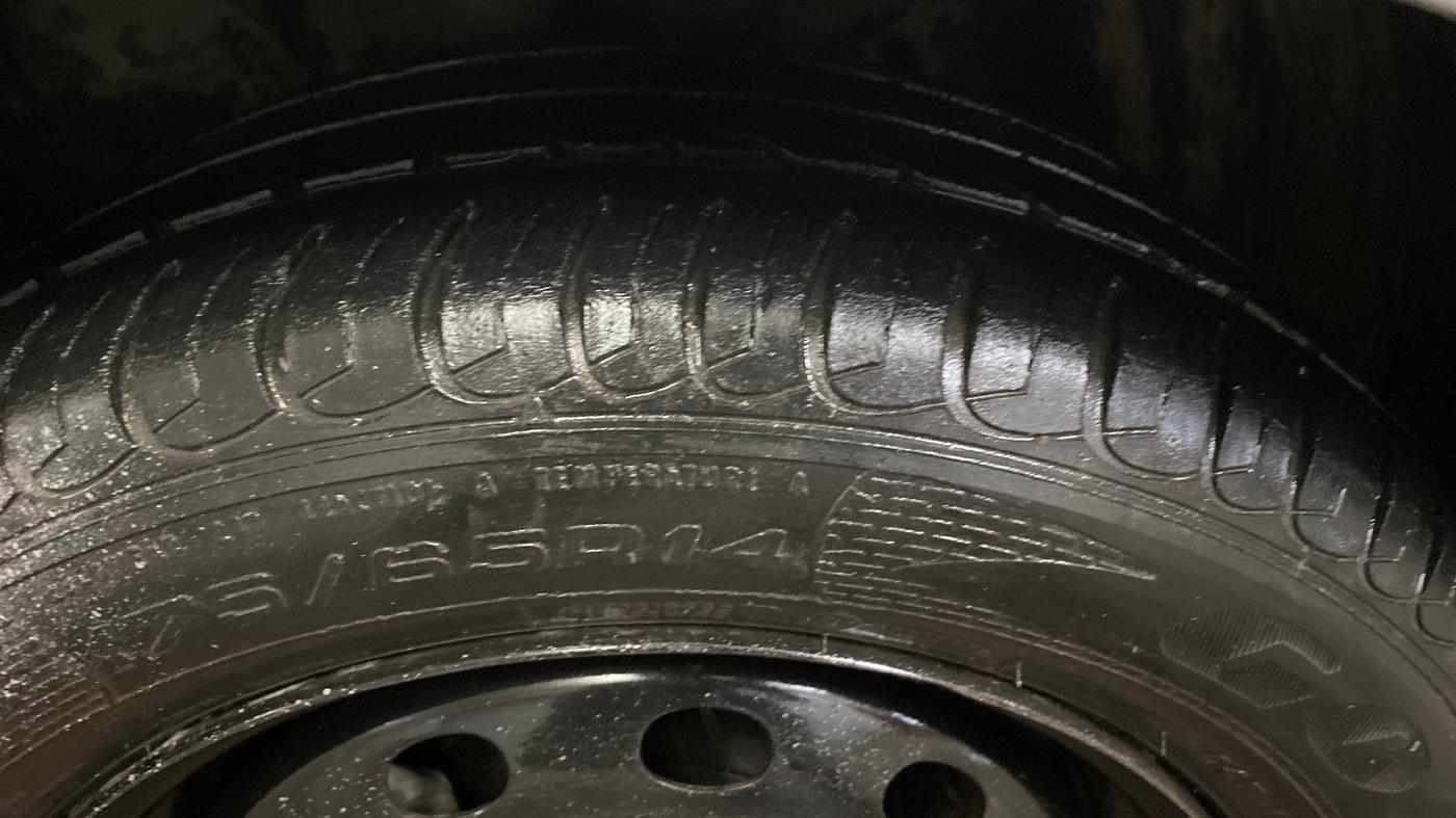 2016 Tata Tiago XZ PETROL, Petrol, Manual, 51,989 km, Left Front Tyre Tread