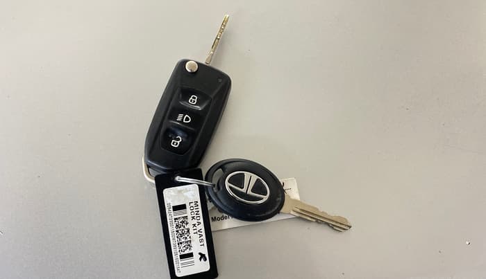 2016 Tata Tiago XZ PETROL, Petrol, Manual, 51,989 km, Key Close Up