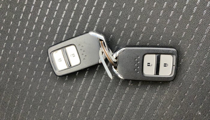 2019 Honda WR-V 1.5L I-DTEC VX MT, Diesel, Manual, 1,11,202 km, Key Close Up