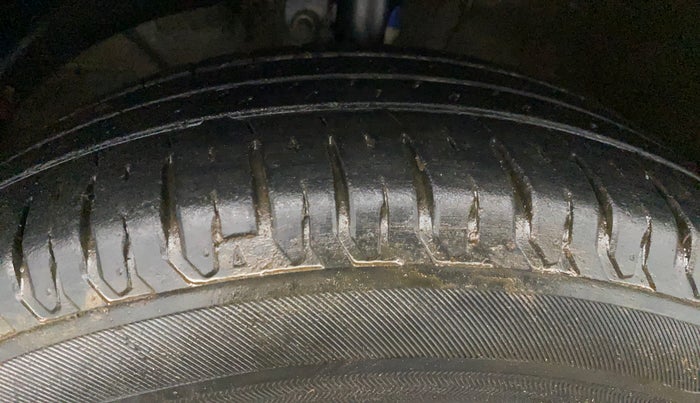 2018 Maruti Dzire ZXI PLUS, Petrol, Manual, 61,137 km, Left Front Tyre Tread