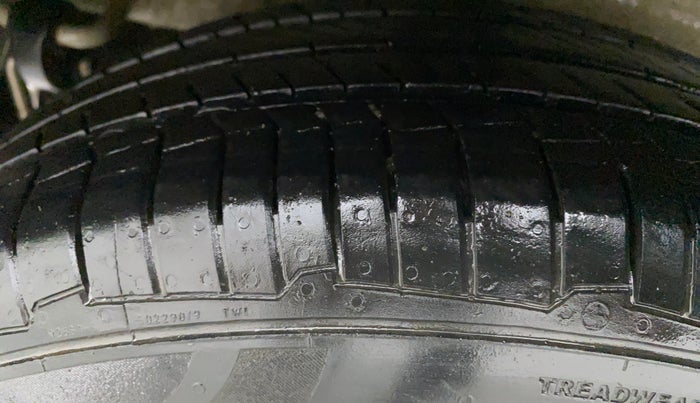 2014 Maruti Celerio VXI, Petrol, Manual, 83,895 km, Right Rear Tyre Tread