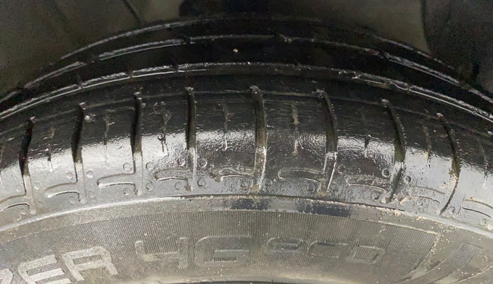 2021 Hyundai GRAND I10 NIOS SPORTZ 1.2 KAPPA VTVT, Petrol, Manual, 32,910 km, Right Front Tyre Tread