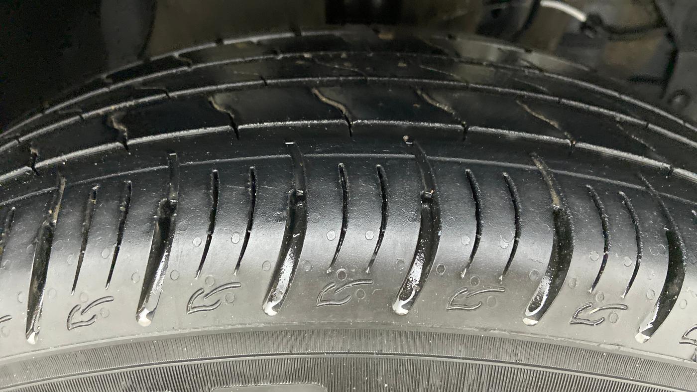 2021 Toyota URBAN CRUISER MID MT, Petrol, Manual, 10,221 km, Right Front Tyre Tread