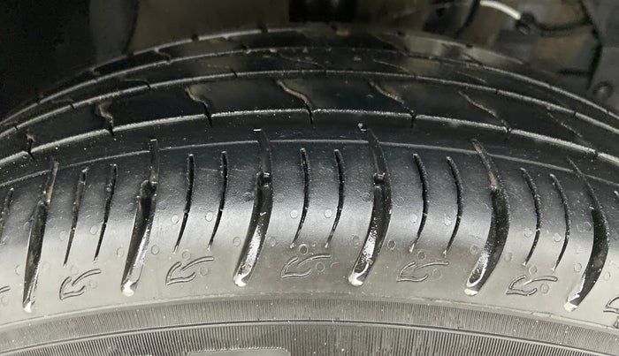 2021 Toyota URBAN CRUISER MID MT, Petrol, Manual, 10,221 km, Right Front Tyre Tread