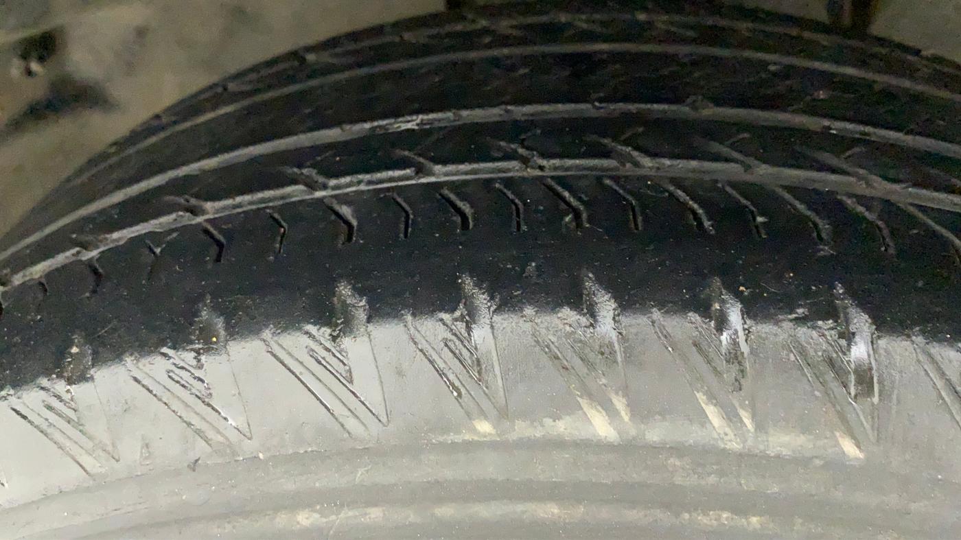 2021 Tata Safari XT PLUS, Diesel, Manual, 58,825 km, Left Front Tyre Tread