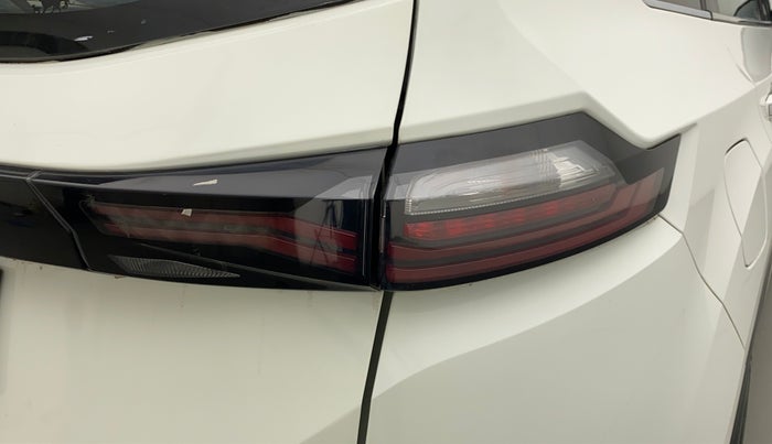 2021 Tata Safari XT PLUS, Diesel, Manual, 58,825 km, Right tail light - Minor scratches