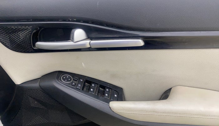 2022 KIA SELTOS HTX IVT 1.5 PETROL, Petrol, Automatic, 21,708 km, Driver Side Door Panels Control