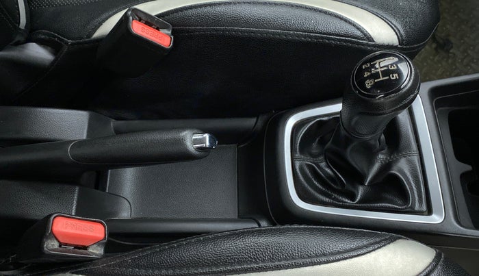 2018 Maruti Swift VXI, Petrol, Manual, 60,121 km, Gear Lever