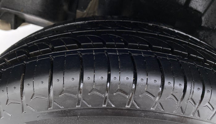 2018 Maruti Swift VXI, Petrol, Manual, 60,121 km, Right Rear Tyre Tread