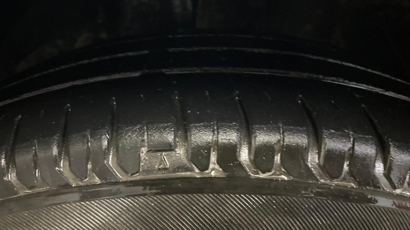2019 Maruti Swift VXI, Petrol, Manual, 83,481 km, Left Front Tyre Tread