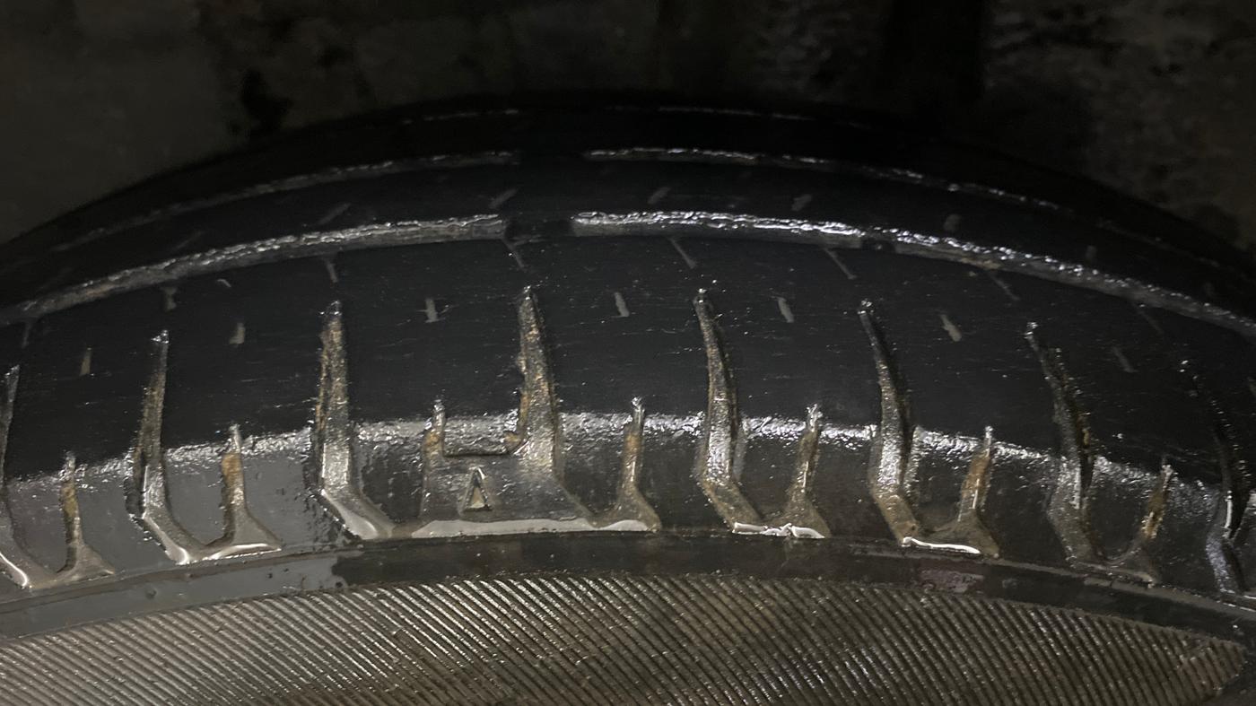 2019 Maruti Swift VXI, Petrol, Manual, 83,481 km, Left Rear Tyre Tread
