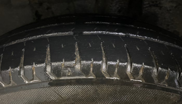 2019 Maruti Swift VXI, Petrol, Manual, 83,481 km, Left Rear Tyre Tread