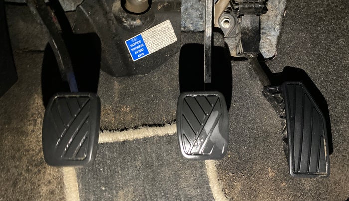 2019 Maruti Swift VXI, Petrol, Manual, 83,481 km, Pedals