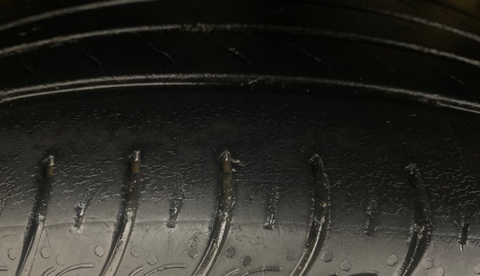 2022 KIA CARENS LUXURY PLUS 1.5 DIESEL AT 7 STR, Diesel, Automatic, 36,454 km, Left Front Tyre Tread