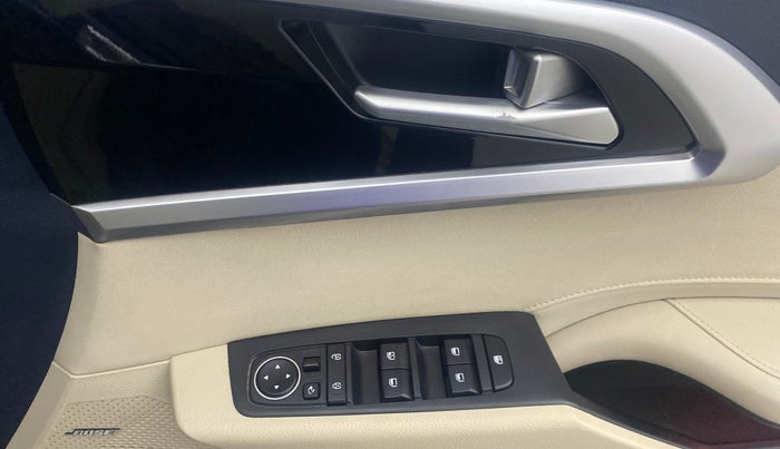 2022 KIA CARENS LUXURY PLUS 1.5 DIESEL AT 7 STR, Diesel, Automatic, 36,454 km, Driver Side Door Panels Control