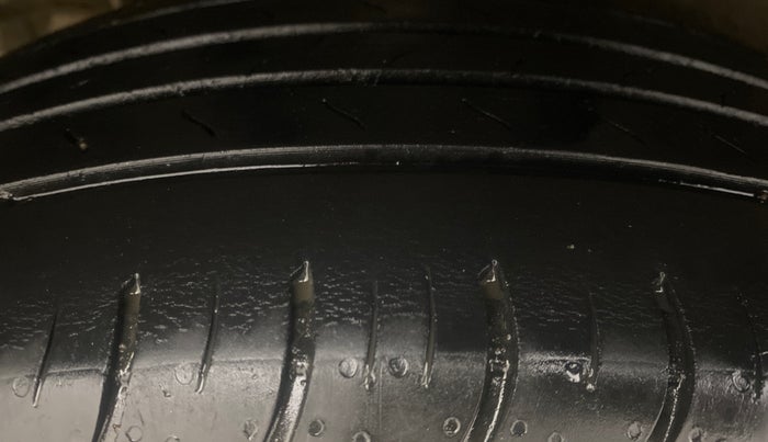 2022 KIA CARENS LUXURY PLUS 1.5 DIESEL AT 7 STR, Diesel, Automatic, 36,454 km, Right Rear Tyre Tread