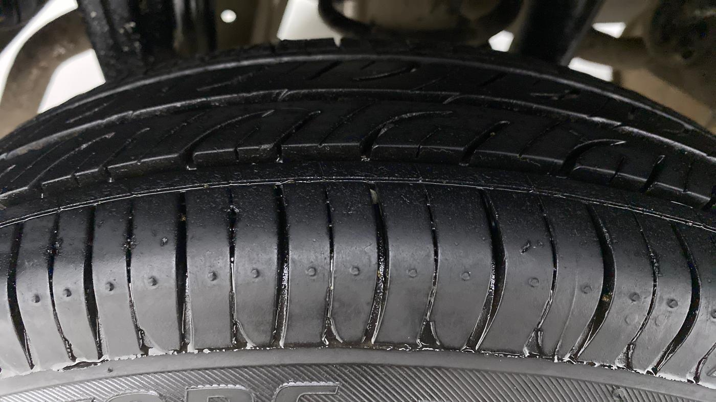 2019 Maruti Alto 800 LXI CNG, CNG, Manual, 34,317 km, Right Rear Tyre Tread