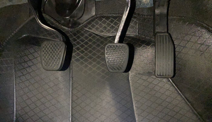 2018 Honda WR-V 1.5L I-DTEC S MT, Diesel, Manual, 69,133 km, Pedals