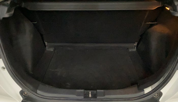 2018 Honda WR-V 1.5L I-DTEC S MT, Diesel, Manual, 69,133 km, Boot Inside