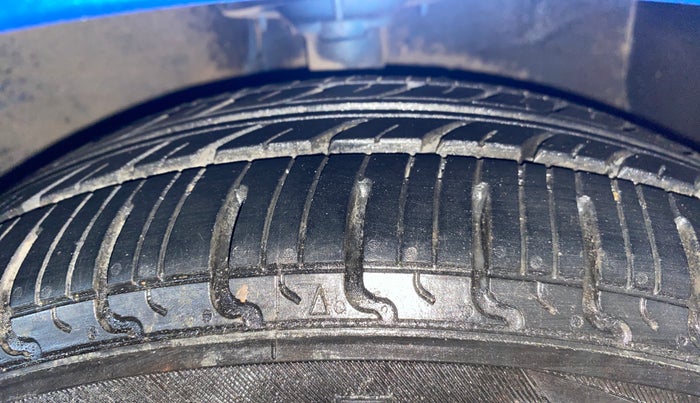 2017 Hyundai Xcent SX 1.2, Petrol, Manual, 30,577 km, Right Front Tyre Tread