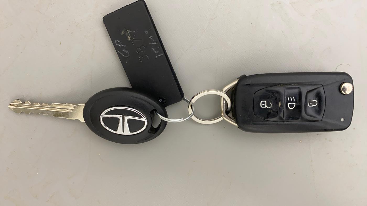 2016 Tata Tiago XT DIESEL, Diesel, Manual, 69,684 km, Key Close Up