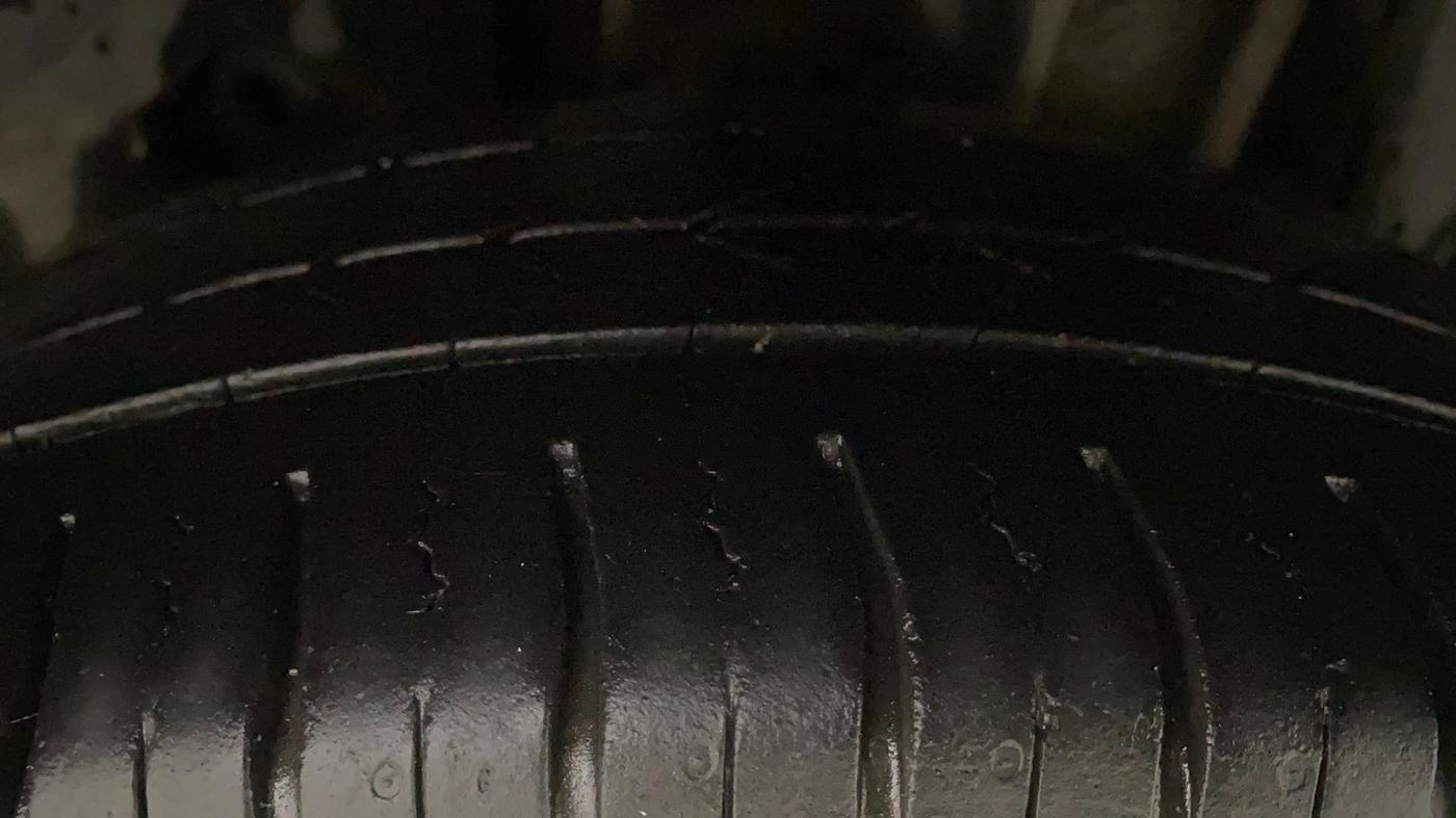 2016 Tata Tiago XT DIESEL, Diesel, Manual, 69,684 km, Left Rear Tyre Tread