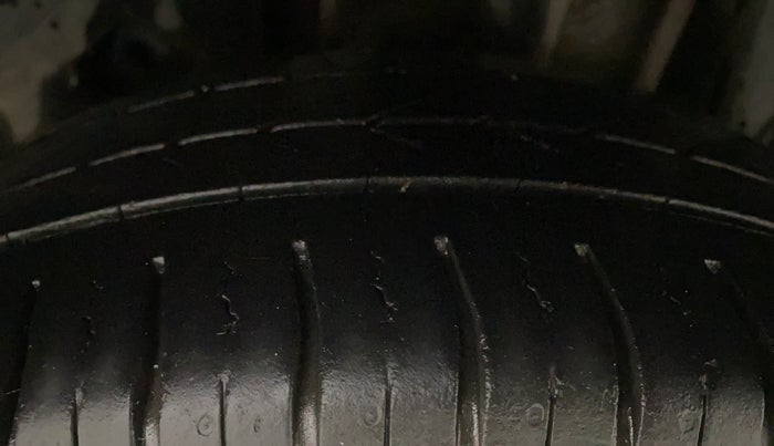 2016 Tata Tiago XT DIESEL, Diesel, Manual, 69,684 km, Left Rear Tyre Tread