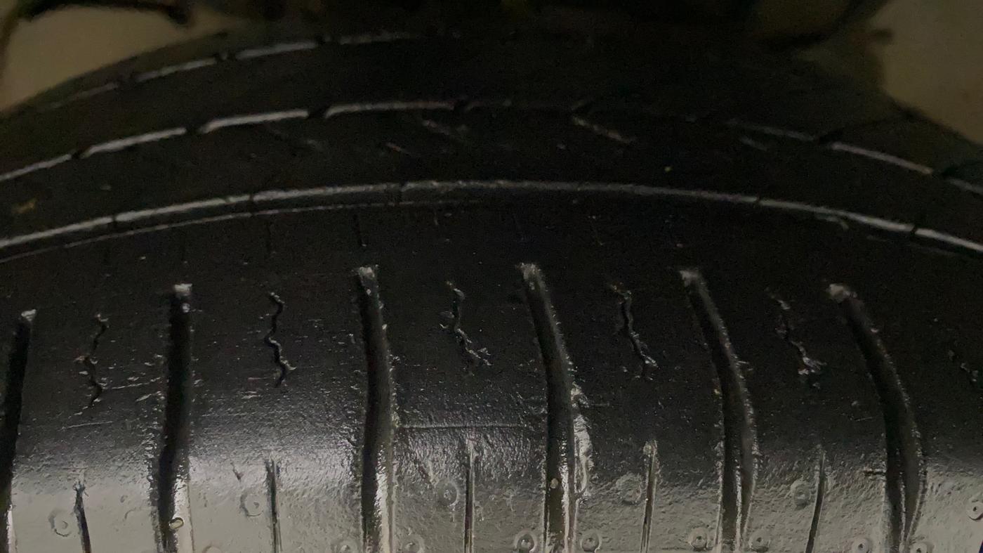 2016 Tata Tiago XT DIESEL, Diesel, Manual, 69,684 km, Left Front Tyre Tread