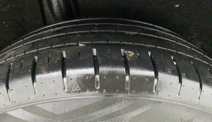 2019 Toyota Glanza G ISG, Petrol, Manual, 20,361 km, Right Rear Tyre Tread