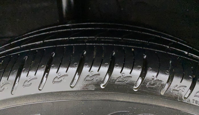 2022 KIA SONET GTX PLUS 1.5 AT, Diesel, Automatic, 27,166 km, Right Rear Tyre Tread