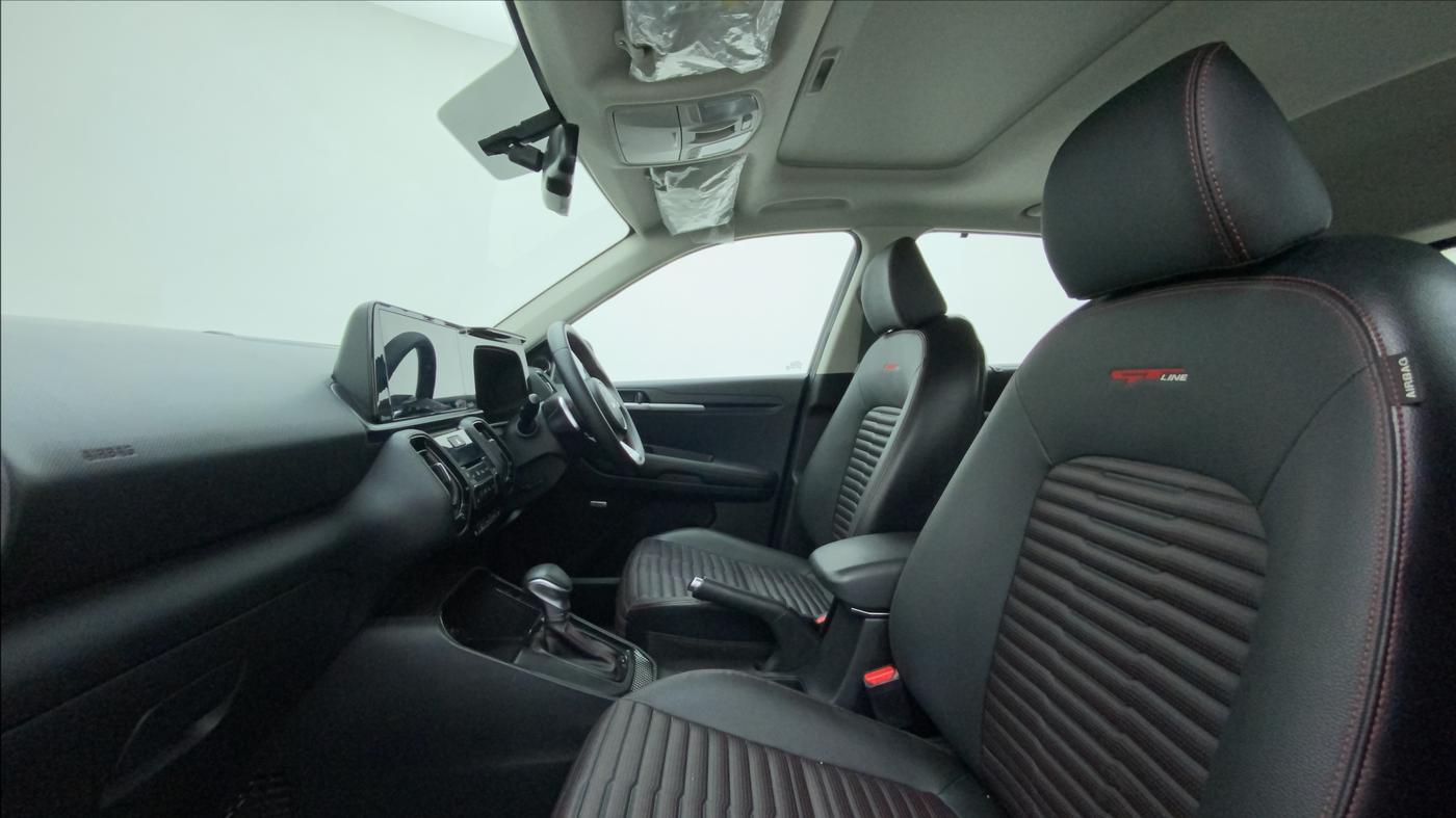 2022 KIA SONET GTX PLUS 1.5 AT, Diesel, Automatic, 27,166 km, Right Side Front Door Cabin