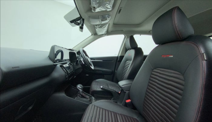 2022 KIA SONET GTX PLUS 1.5 AT, Diesel, Automatic, 27,166 km, Right Side Front Door Cabin