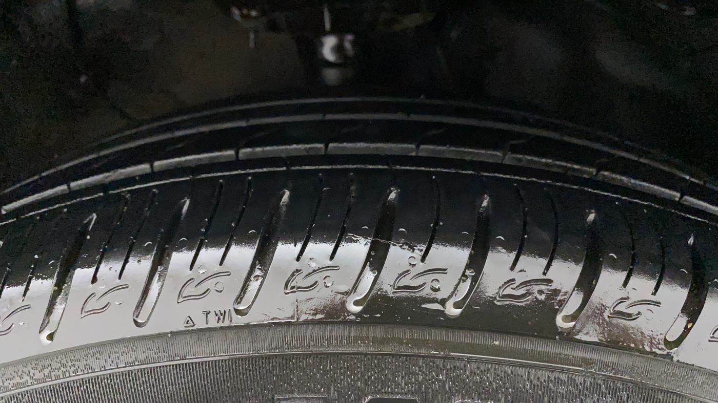 2022 KIA SONET GTX PLUS 1.5 AT, Diesel, Automatic, 27,166 km, Right Front Tyre Tread