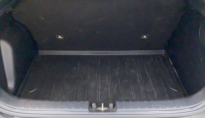 2022 KIA SONET GTX PLUS 1.5 AT, Diesel, Automatic, 27,166 km, Boot Inside