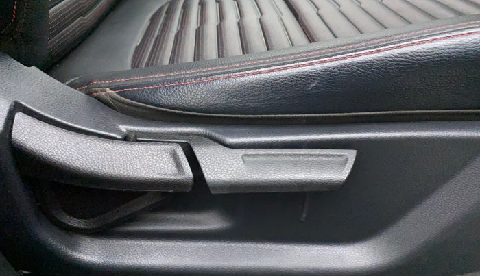2022 KIA SONET GTX PLUS 1.5 AT, Diesel, Automatic, 27,166 km, Driver Side Adjustment Panel