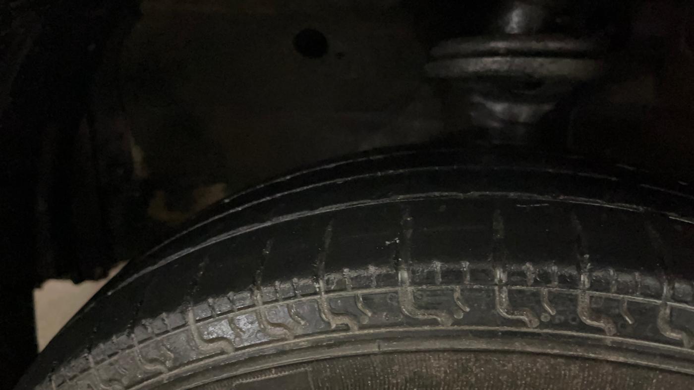 2014 Maruti Wagon R 1.0 LXI, Petrol, Manual, 87,492 km, Left Front Tyre Tread