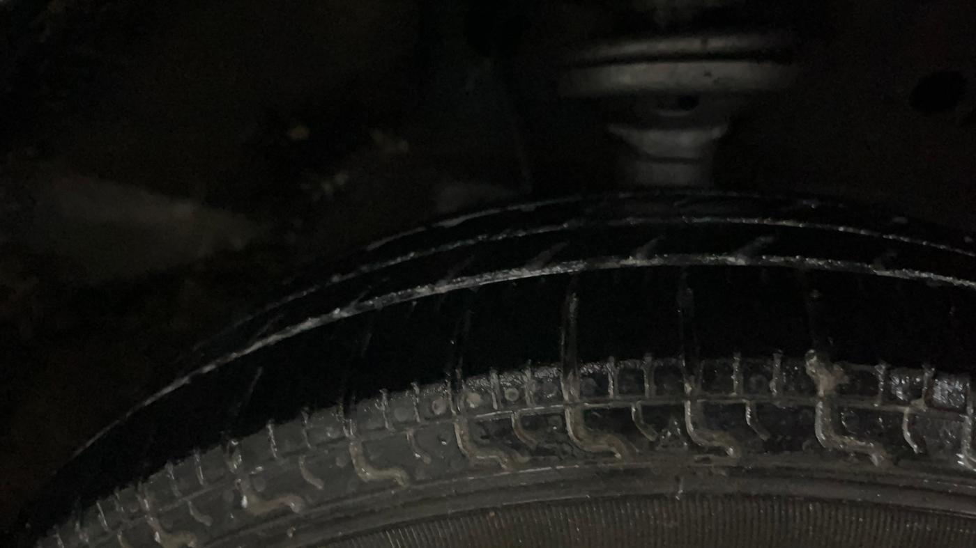 2014 Maruti Wagon R 1.0 LXI, Petrol, Manual, 87,492 km, Right Front Tyre Tread