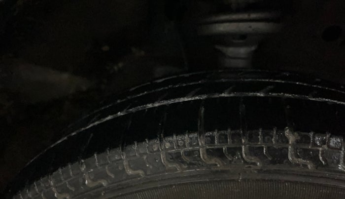 2014 Maruti Wagon R 1.0 LXI, Petrol, Manual, 87,477 km, Right Front Tyre Tread