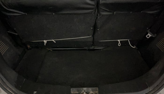 2014 Maruti Wagon R 1.0 LXI, Petrol, Manual, 87,477 km, Boot Inside