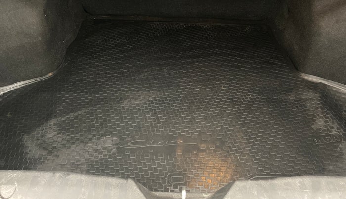 2016 Maruti Ciaz ZXI+, Petrol, Manual, 98,184 km, Boot Inside